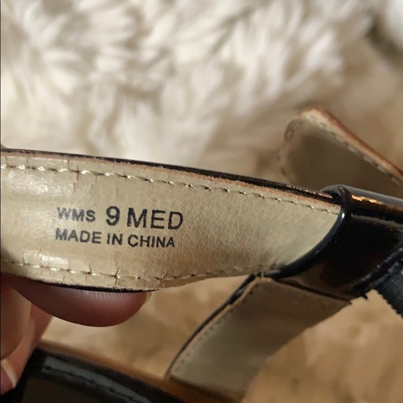 Kenneth Cole Reaction Action Doll Sandals - NWOT - Picture 6 of 8